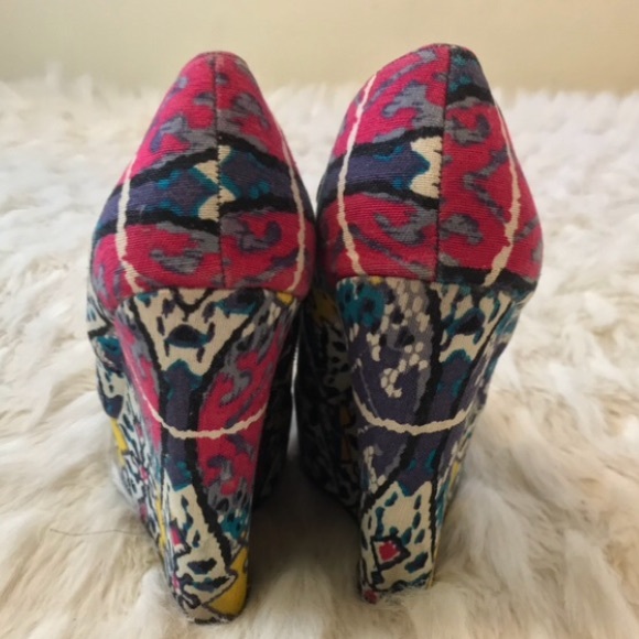 Steve Madden Multicolor tribal peep toe wedges - Picture 4 of 8